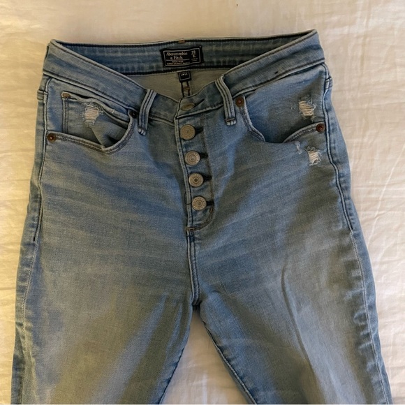 Abercrombie & Fitch Curve Love High Rise Super Skinny Ankle Distressed Jean 6S - Picture 1 of 7